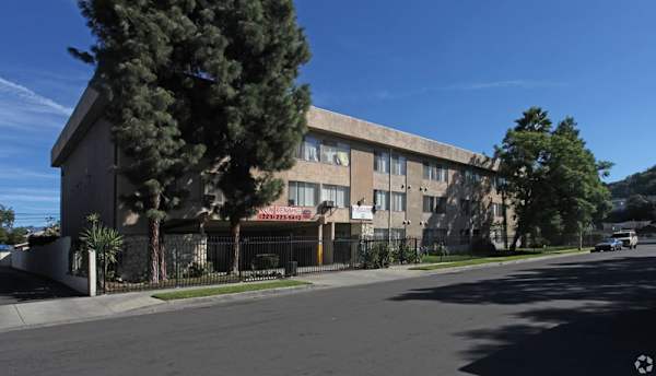 Carlota Park Apts property